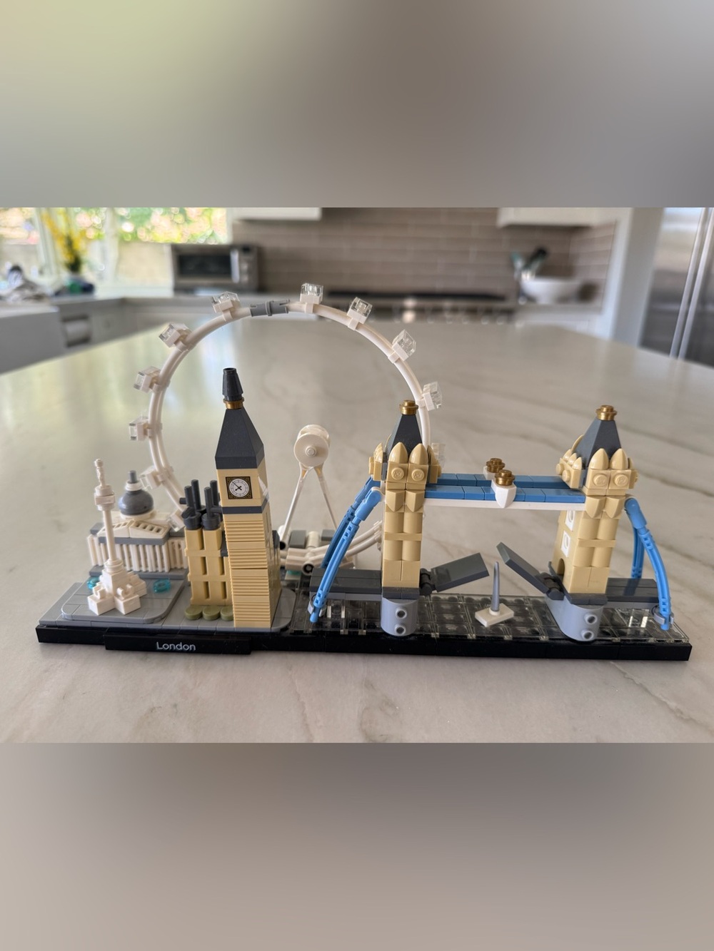 LEGO London Skyline Mini Model - Tan, Blue, White